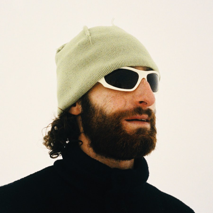 Alex Hackel - Skiing & Outdoor Adventure Creator